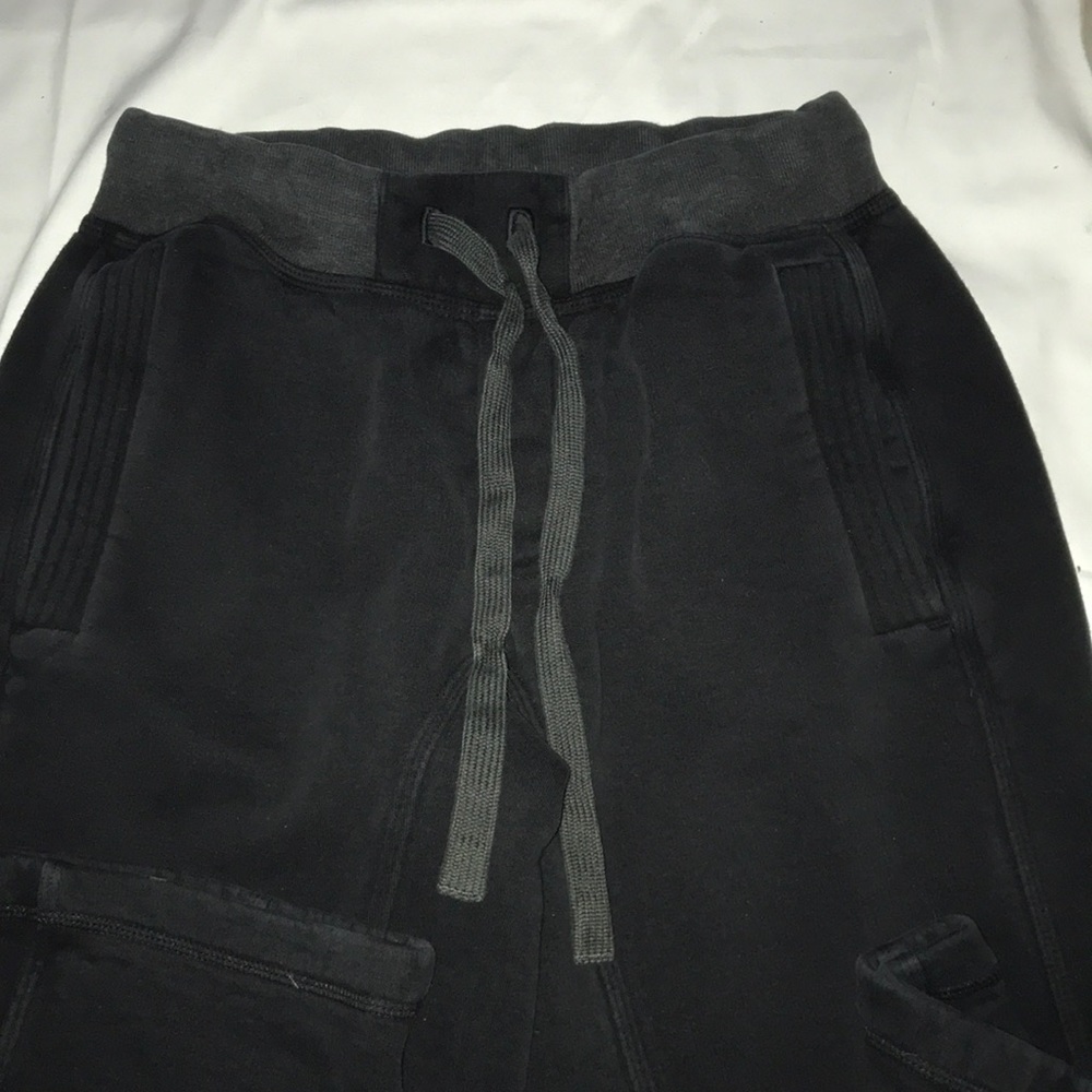 SOLD!! Men’s Lululemon sweats - Picture 3 of 8